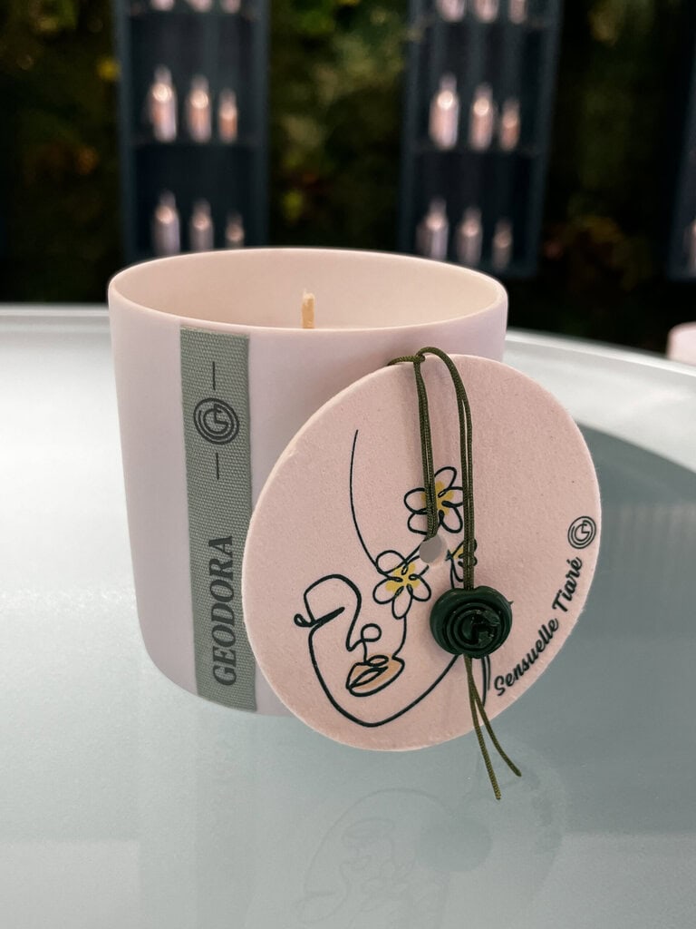 scented candle, design, sensual woman, bougie parfumée, tiaré